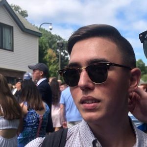 Meet your Posher, Kosta